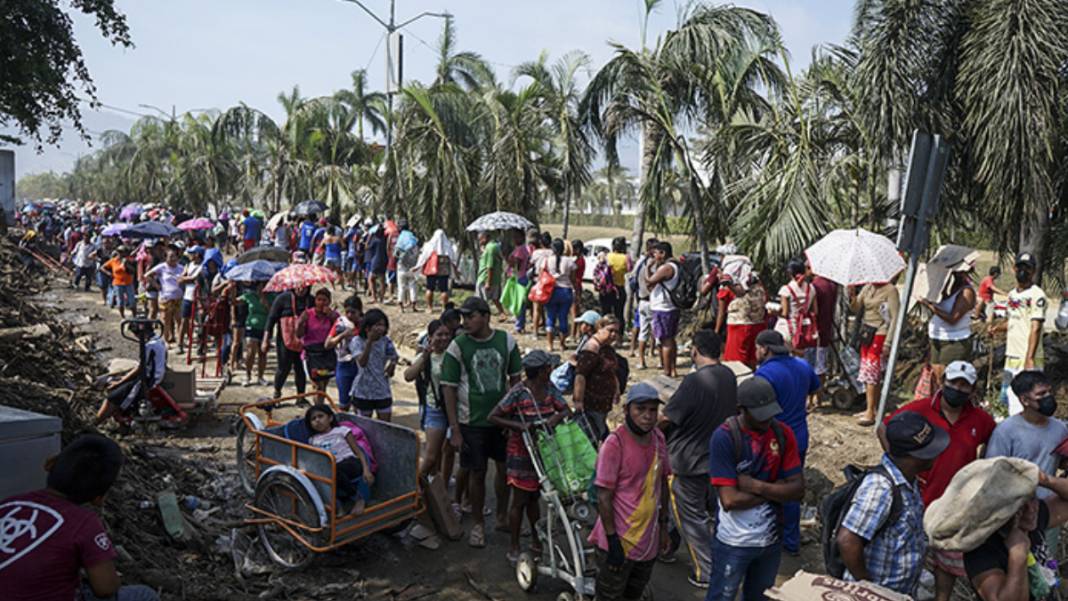 Meksika'yı 'Otis' vurdu! Acapulco çöp içinde boğuluyor 2